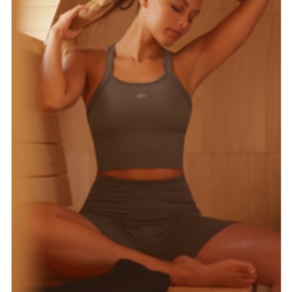ALO yoga - Seamless Ribbed Favorite Bra Tank - Olive Tree - Medium